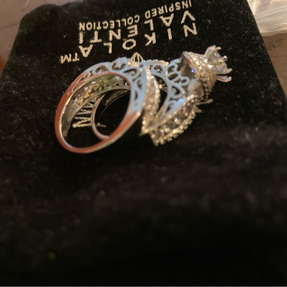 New ring - Picture 3 of 3